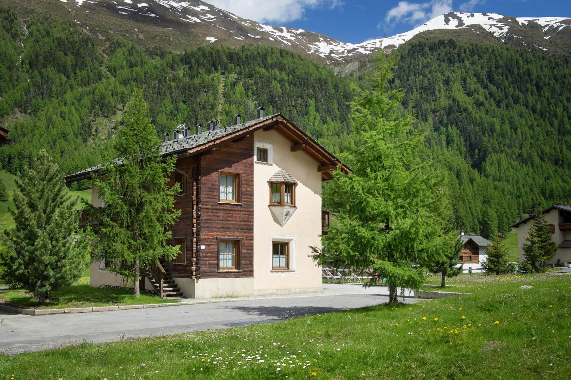 Le Cascate Appartamenti Livigno Extérieur photo