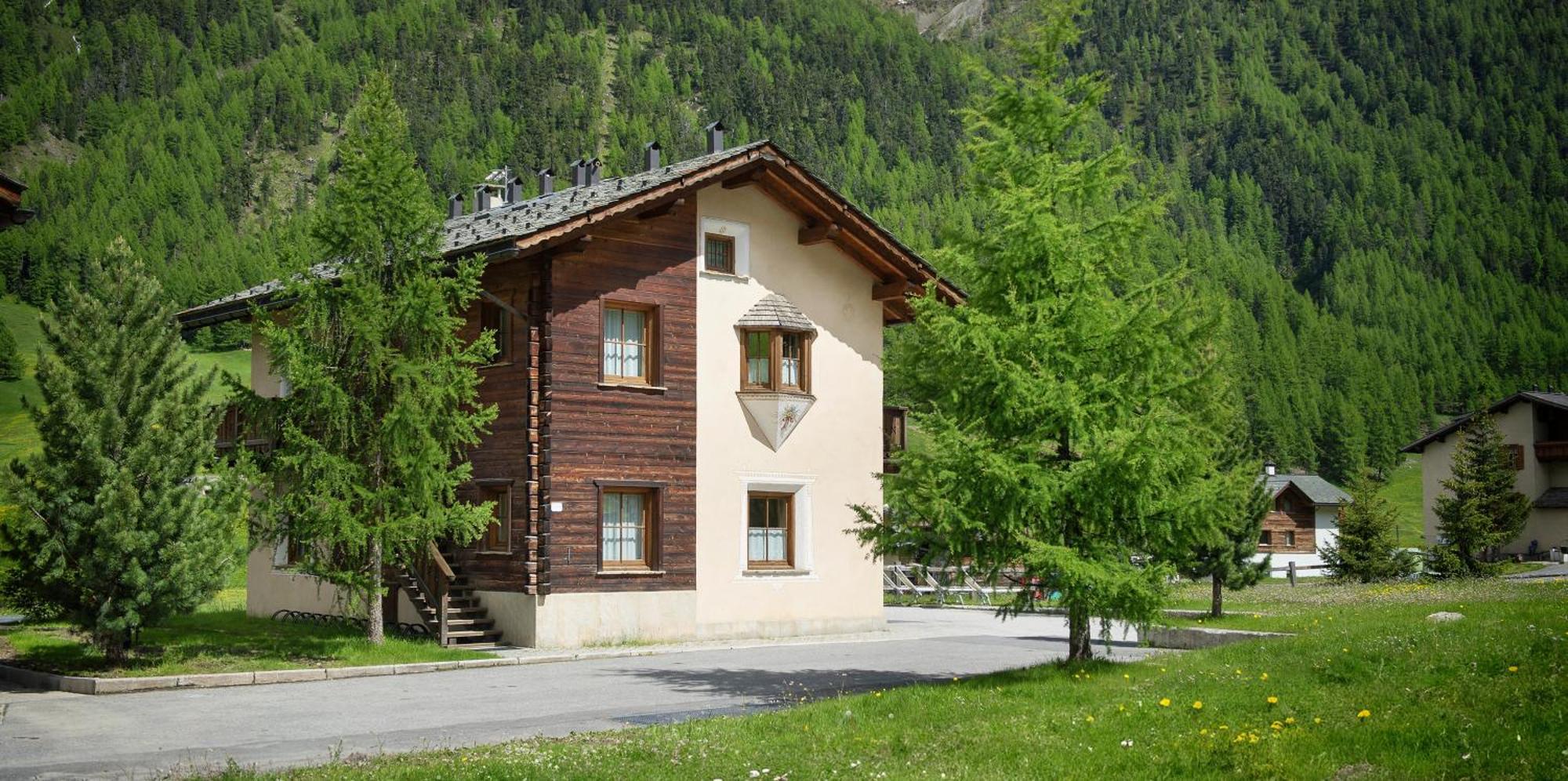 Le Cascate Appartamenti Livigno Extérieur photo