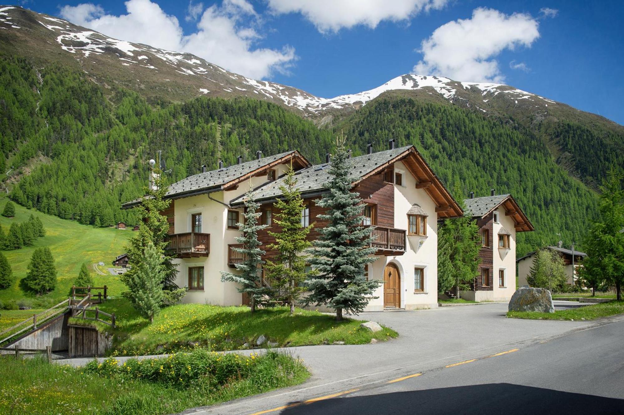 Le Cascate Appartamenti Livigno Extérieur photo