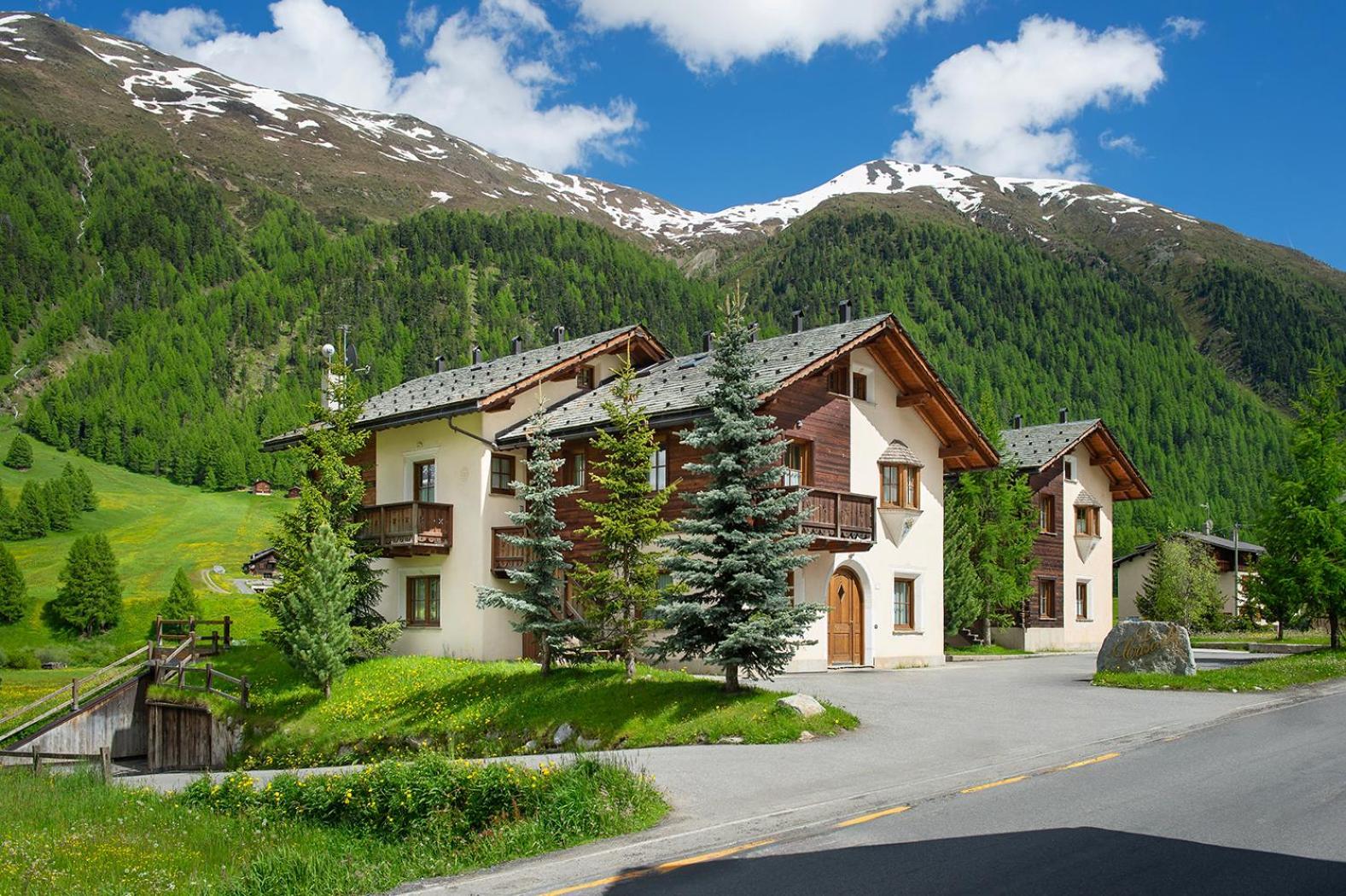 Le Cascate Appartamenti Livigno Extérieur photo