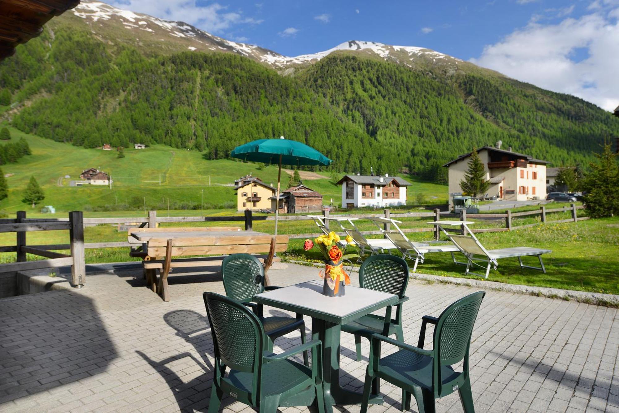 Le Cascate Appartamenti Livigno Extérieur photo