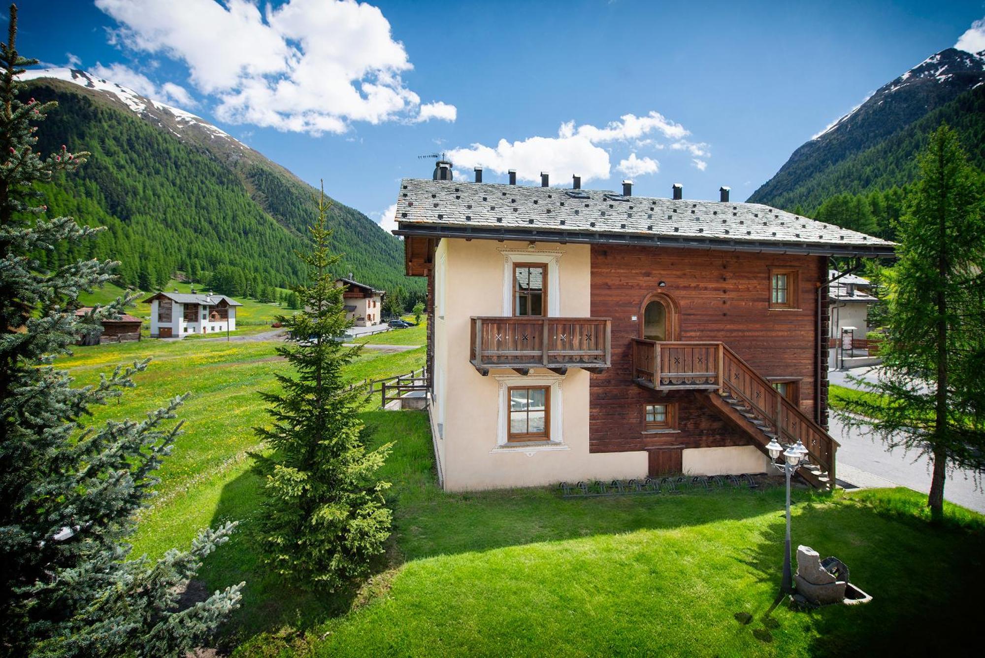 Le Cascate Appartamenti Livigno Extérieur photo